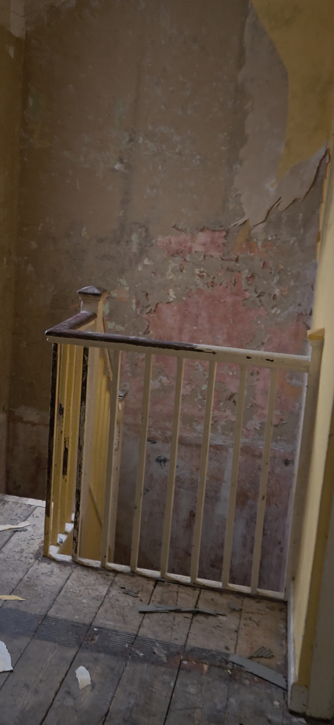 Landing before renovation